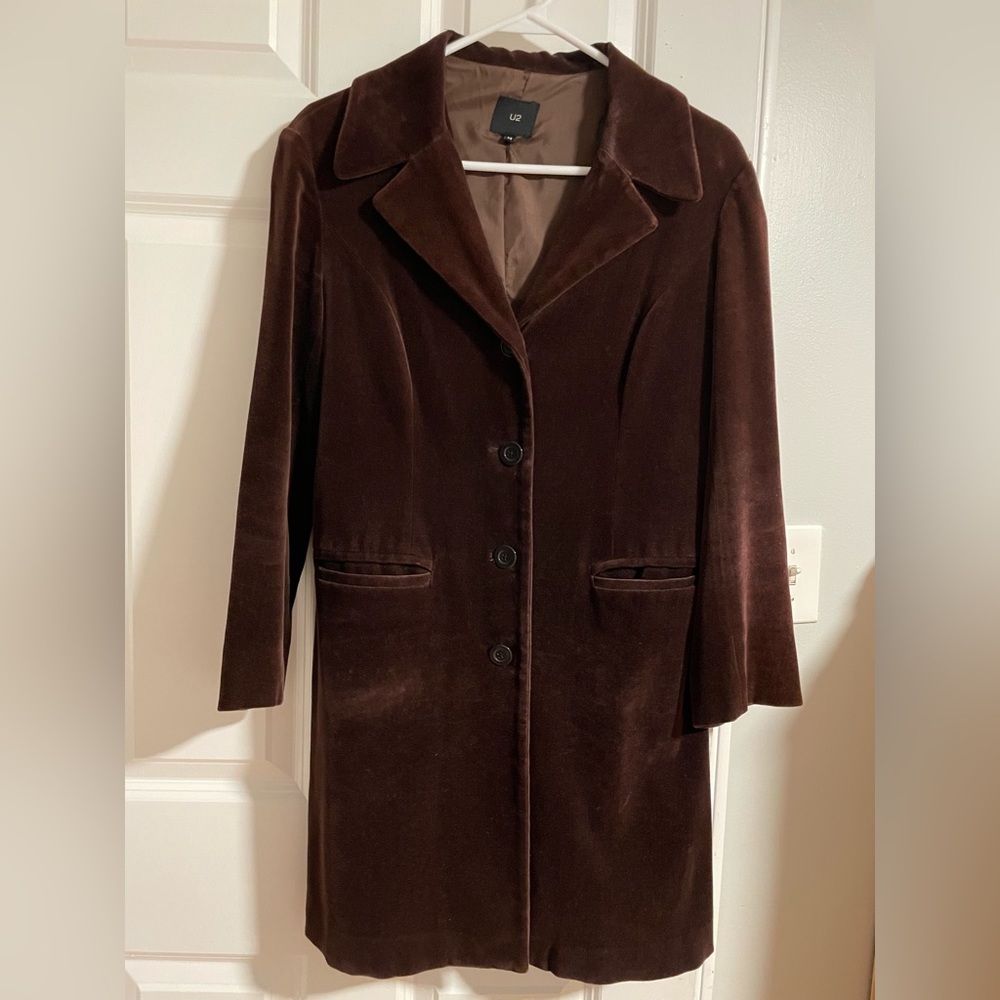 U2 brown velvet long coat
